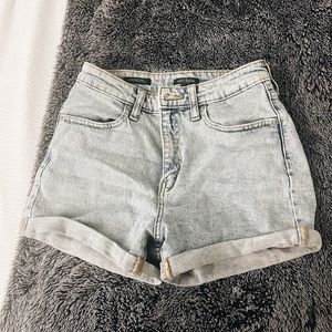 Acid wash/ light high waisted jean shorts.